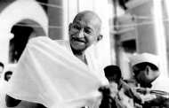 2 octombrie 1869 - S-a născut Mahatma Gandhi